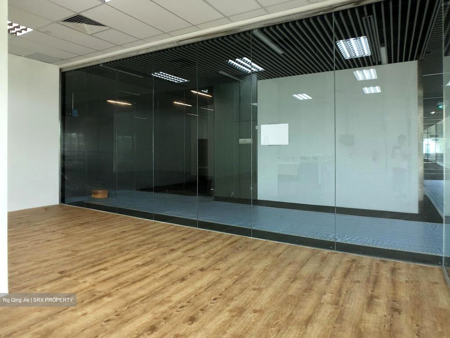 Vision Exchange (D22), Retail #514709811